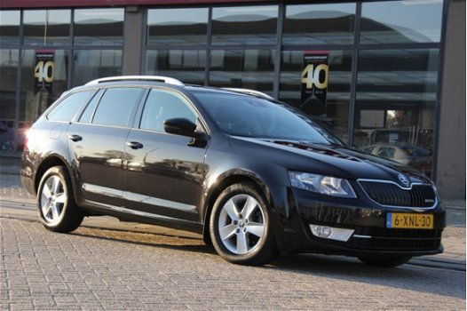 Skoda Octavia Combi - 1.6 TDI Businessline Vol-leder/Groot Navigatie - 1