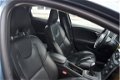 Volvo V40 - 1.6 D2 Momentum| LEDER \ NAVI \ PDC \ STOELVERW Leer/Airco/Complete uitvoering - 1 - Thumbnail