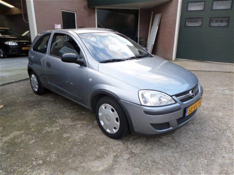 Opel Corsa - 1.2-16V Essentia Airco/apk Goed rijdend auto - 1