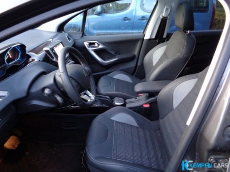 Peugeot 2008 - Allure 1.2 Puretech 110 EAT6 Aut. Pano C - 1