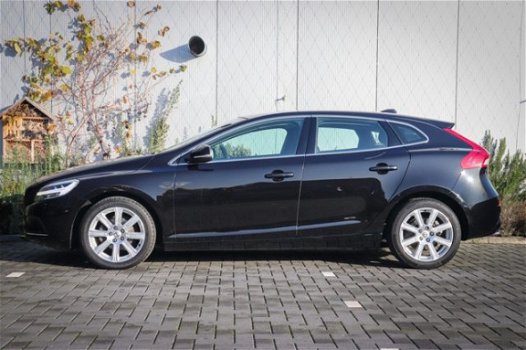 Volvo V40 - D2 Nordic+ Luxury, Standkachel, Full-LED - 1