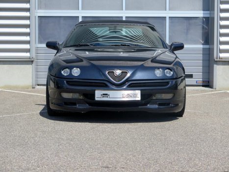 Alfa Romeo Spider - 3.0-24V V6 / 17