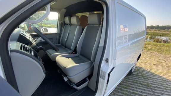 Volkswagen Transporter - 2.0 TDI L1H1 Airco - Trekhaak - Radio - 3 persoons - 1