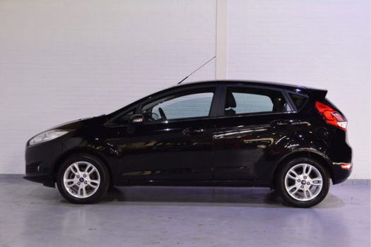 Ford Fiesta - 1.0 Titanium 80 pk 5 Drs Airco, Bluetooth, Chroomlijsten, LMV, Radio/CD, Stoelverwarmi - 1