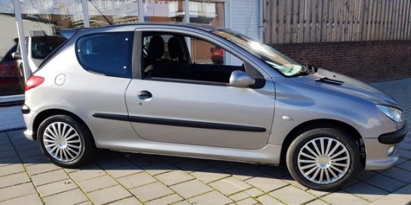 Peugeot 206 - 1.6 16V 3D QUIKSILVER XS - 1