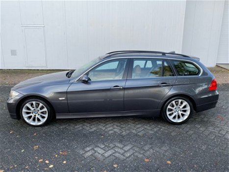 BMW 3-serie Touring - 325i 218PK Aut/Navi/Pano/Leer VOL - 1