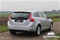 Volvo V60 - D4 180PK AUTOMAAT-8 Momentum TREKHAAK XENON NAVI - 1 - Thumbnail