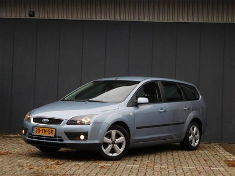 Ford Focus Wagon - 1.6-16V Futura - 1