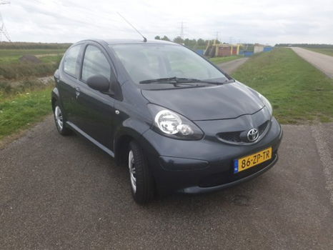 Toyota Aygo - 1.0-12V + - 1