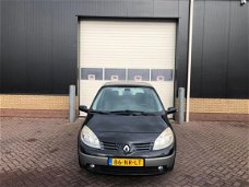 Renault Scénic - 2.0-16V Dynamique Comfort AIRCO/trekhaak/elek ramen voor en achter