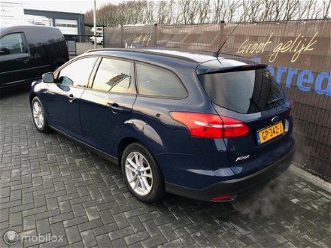 Ford Focus Wagon - 100pk Edition nieuwe model 135000 km Bj 15 - 1