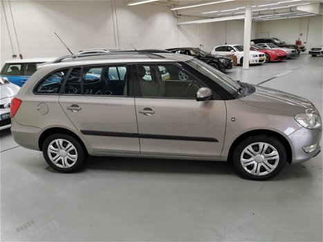 Skoda Fabia Combi - 1.2 TSI Elegance xenon, cruise, dsg, pdc, clima - 1