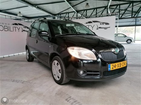 Skoda Roomster - 1.6-16V Style, Trekhaak, Climate Control - 1