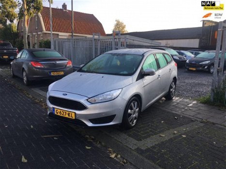 Ford Focus - parkeersensoren / PDC / navi / - 1