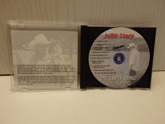 CD - John Story - One empty swing. - Afbeelding 3