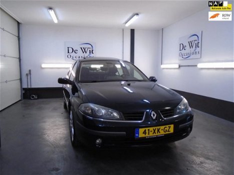 Renault Laguna - 1.6-16V Tech Line incl. NAVI./OPEN DAK /XENON ZEER NETJES incl. NWE APK/GARANTIE - 1