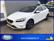 Volvo V40 - 1.6 T3 R-Design TOPSTAAT / NAVIGATIE / PANORAMADAK / LEDER INTERIEUR / STOELVERWARMING