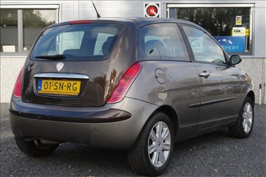 Lancia Y(psilon) - 1.4-16V Platino DFN, Automaat, Airco, Boekjes, Nieuwe Koppeling - 1