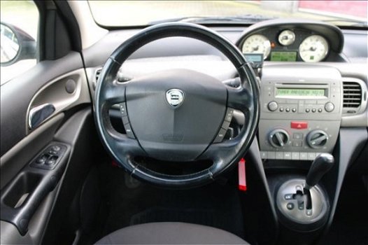 Lancia Y(psilon) - 1.4-16V Platino DFN, Automaat, Airco, Boekjes, Nieuwe Koppeling - 1