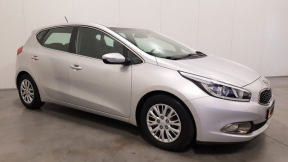 Kia Cee'd - 1.6 GDI Plus Pack NAVI/CLIMA/CRUISE/ACHTERUITRIJCAMERA - 1