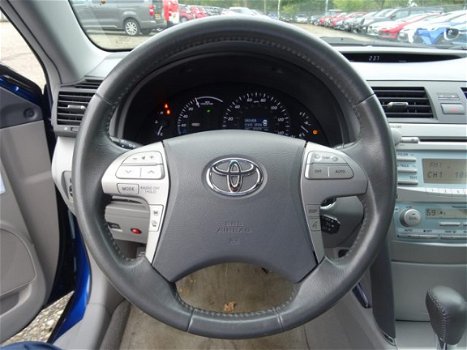 Toyota Camry - 2.4 Hybrid XLE / Keyless Entry / Cruise Control / Climate Control / Radio-CD / Lichtm - 1