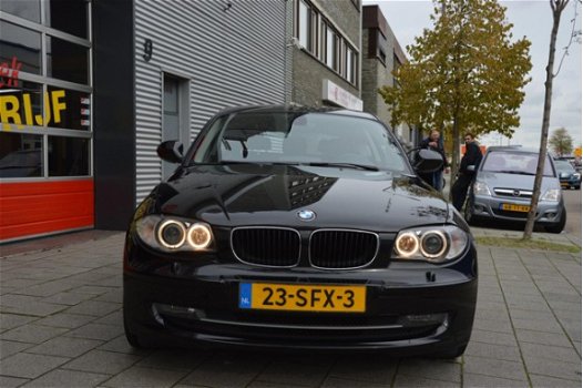 BMW 1-serie - 118i EffDyn. Ed. Business Line Ultimate Edition Navigatie I Airco I Sport velgen I Lee - 1