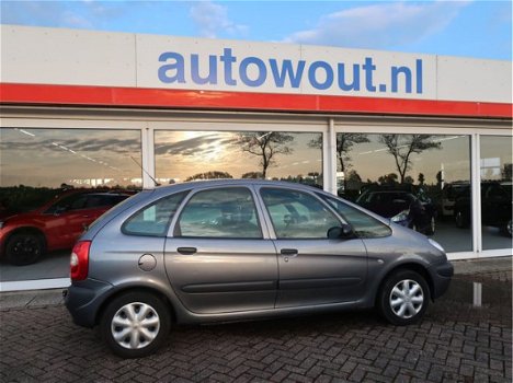 Citroën Xsara Picasso - 1.8i-16V Différence - 1