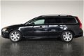 Volvo V70 - 2.4 D5 205PK Momentum / Navigatie / Leder / Xenon - 1 - Thumbnail