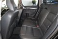 Volvo V70 - 2.4 D5 205PK Momentum / Navigatie / Leder / Xenon - 1 - Thumbnail