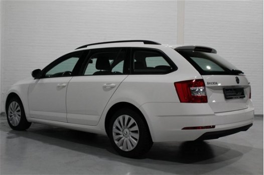 Skoda Octavia Combi - 1.2 TSI 90 pk Active Airco, Dakrails, Bluetooth, Mirror Link Navi - 1