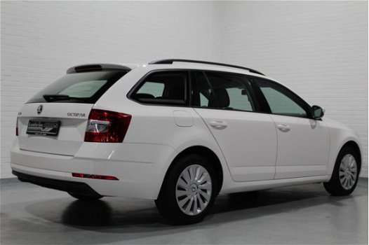 Skoda Octavia Combi - 1.2 TSI 90 pk Active Airco, Dakrails, Bluetooth, Mirror Link Navi - 1