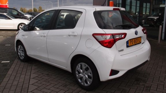 Toyota Yaris - 1.5 HYBRID NAVI CRUISE NL-AUTO - 1