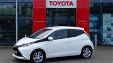 Toyota Aygo - X-JOY LM-VELGEN CLIMATE NL-AUTO NAVI