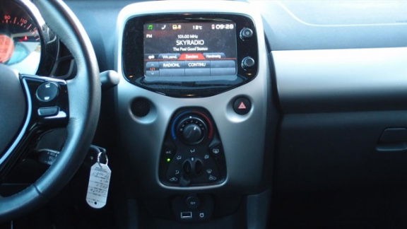 Toyota Aygo - 5D X-PLAY CAMERA NL-AUTO AIRCO - 1