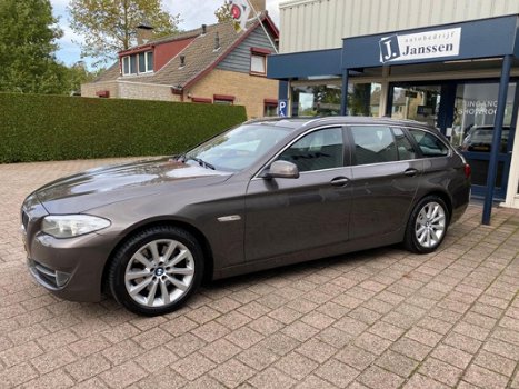 BMW 5-serie Touring - 528i High Executive + Automaat Lmv, Pdc, Clima, Navi, BT, Leder, Stoelverwarmi - 1