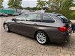 BMW 5-serie Touring - 528i High Executive + Automaat Lmv, Pdc, Clima, Navi, BT, Leder, Stoelverwarmi - 1 - Thumbnail