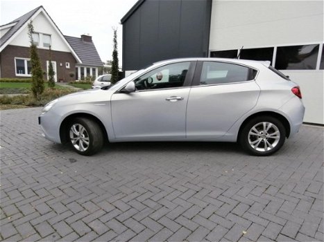 Alfa Romeo Giulietta - 1.6 JTDm Distinctive - 1