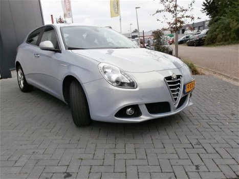 Alfa Romeo Giulietta - 1.6 JTDm Distinctive - 1