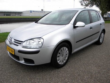 Volkswagen Golf - 1.4 FSI Trendline - 1