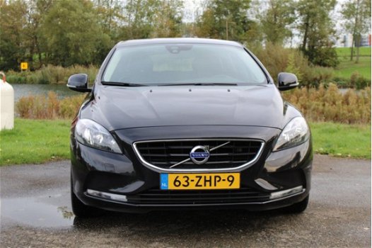 Volvo V40 - 2.0 D3 Momentum *Navi *Camera - 1