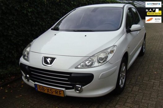 Peugeot 307 - 1.6 HDiF Premium , nette Ned. 5 drs auto met Nap, Airco, ed... 193.071 Km - 1