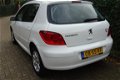 Peugeot 307 - 1.6 HDiF Premium , nette Ned. 5 drs auto met Nap, Airco, ed... 193.071 Km - 1 - Thumbnail