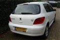 Peugeot 307 - 1.6 HDiF Premium , nette Ned. 5 drs auto met Nap, Airco, ed... 193.071 Km - 1 - Thumbnail