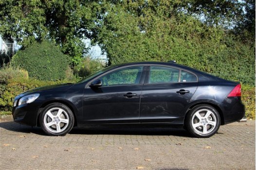 Volvo S60 - 2.0T Intro Edition 203pk Full Options / Navigatie - 1