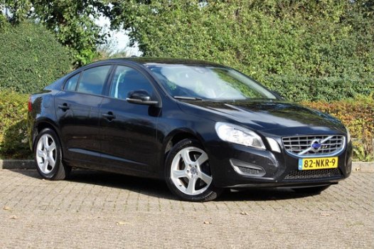 Volvo S60 - 2.0T Intro Edition 203pk Full Options / Navigatie - 1