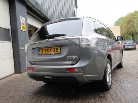 Mitsubishi Outlander - 2.0 PHEV Instyle INCL BTW LEER/CAMERA/AUTOMATISCHE KLEP/OPEN DAK - 1