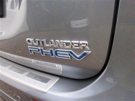 Mitsubishi Outlander - 2.0 PHEV Instyle INCL BTW LEER/CAMERA/AUTOMATISCHE KLEP/OPEN DAK - 1
