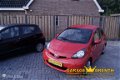 Toyota Aygo - 1.0-12V Comfort 5 DEURS AIRCO STOELVERWARMING - 1 - Thumbnail