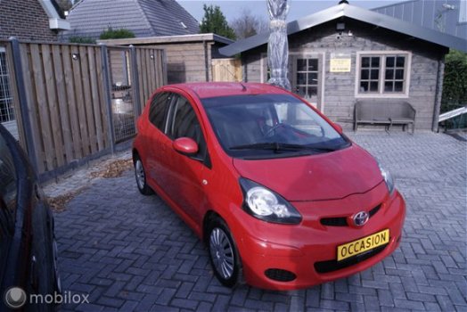 Toyota Aygo - 1.0-12V Comfort 5 DEURS AIRCO STOELVERWARMING - 1