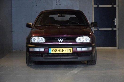 Volkswagen Golf Cabriolet - 2.0 Avantgarde In zeer nette staat. Bodem en balken zijn keihard - 1